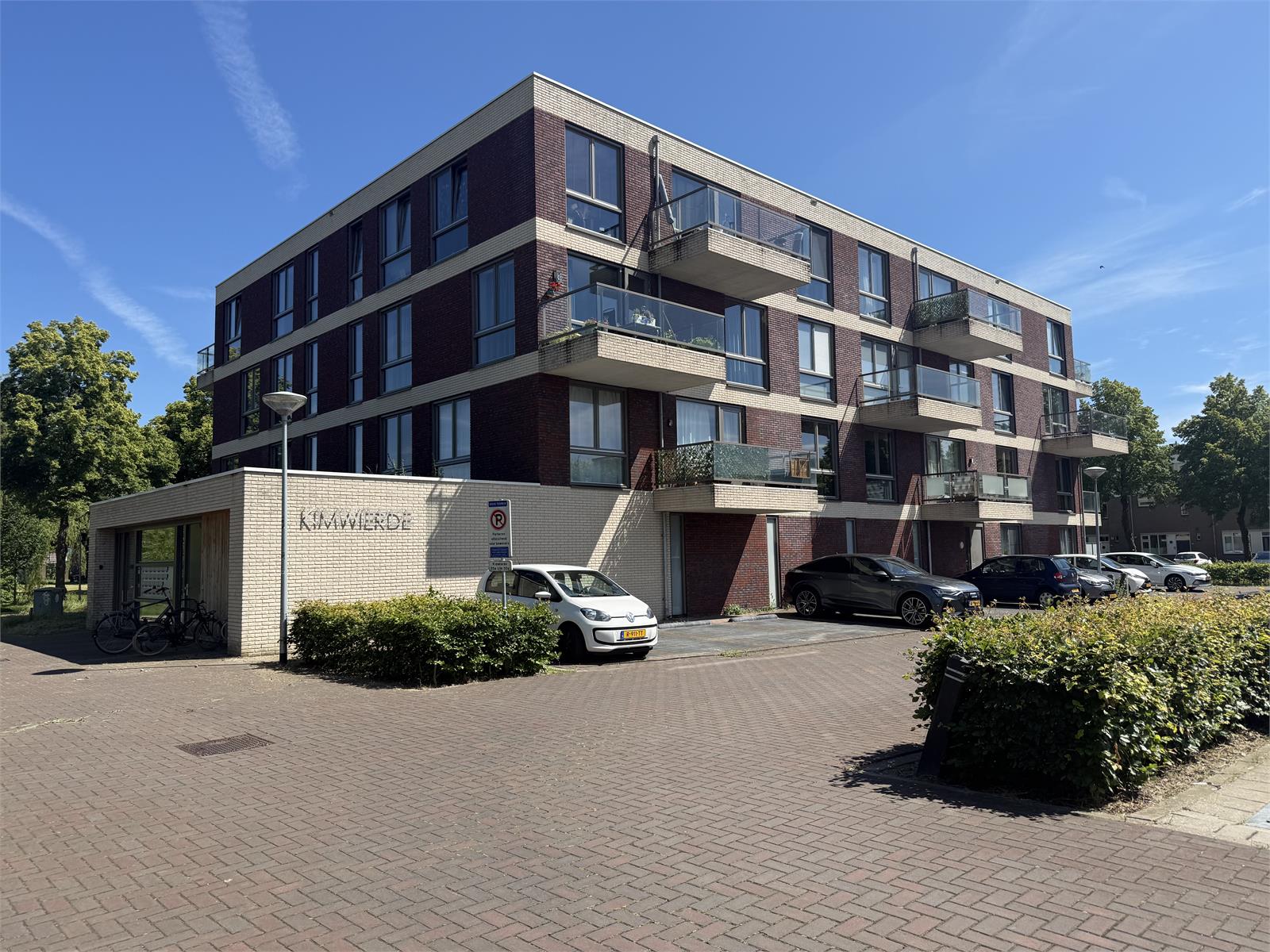 3-soba stantanje z 80 m²