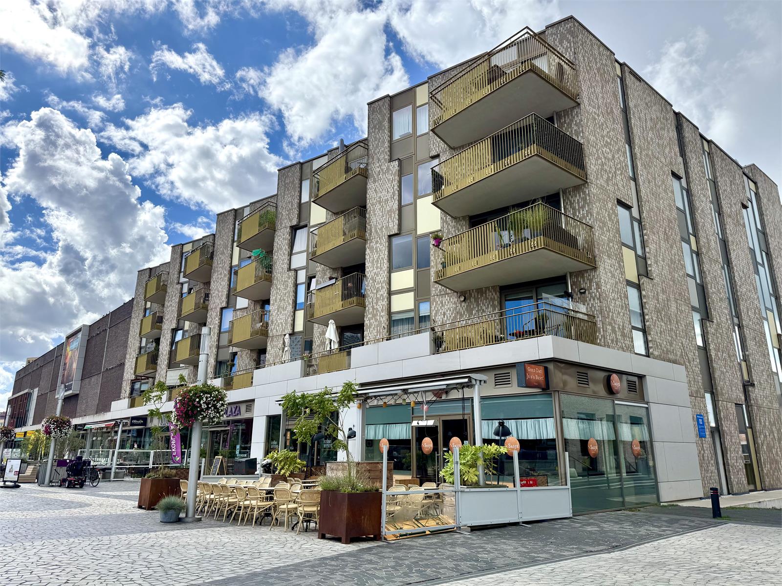 3-otaq mənzil – 81 m²